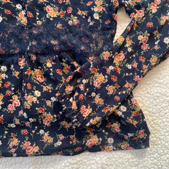 Dynamite Long Sleeved  Floral Blouse - Picture 3 of 7
